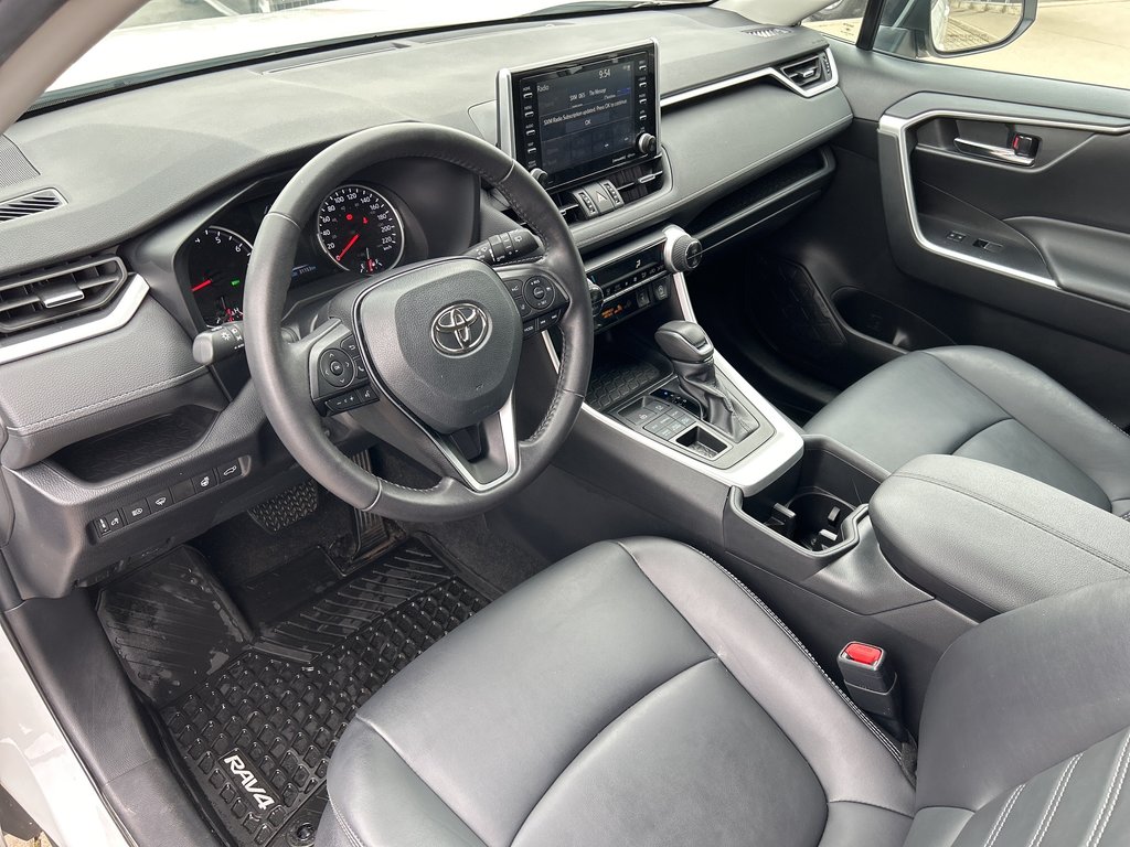 2022  RAV4 XLE in Niagara Falls, Ontario - 10 - w1024h768px