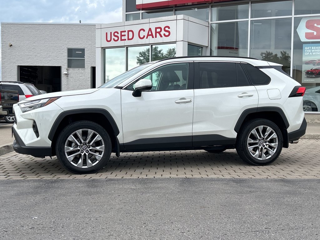 2022  RAV4 XLE in Niagara Falls, Ontario - 2 - w1024h768px