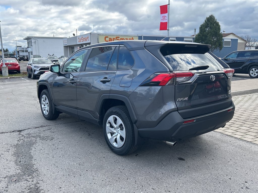 2022 Toyota RAV4 LE in Niagara Falls, Ontario - 3 - w1024h768px