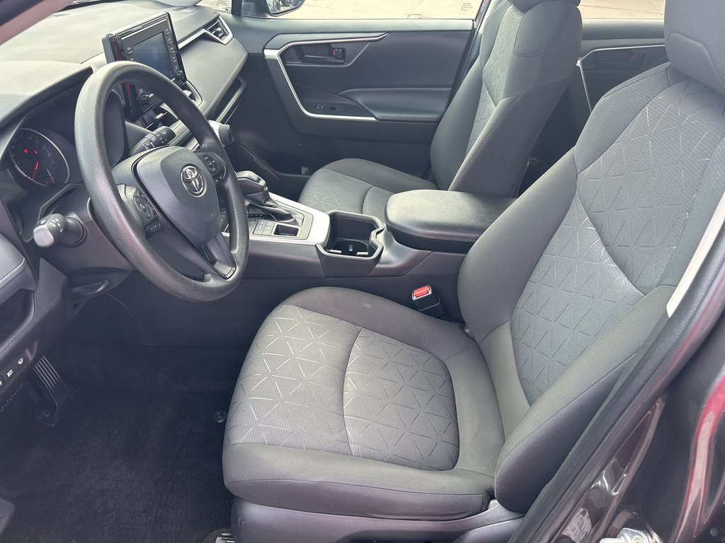 2022 Toyota RAV4 LE in Niagara Falls, Ontario - 11 - w1024h768px