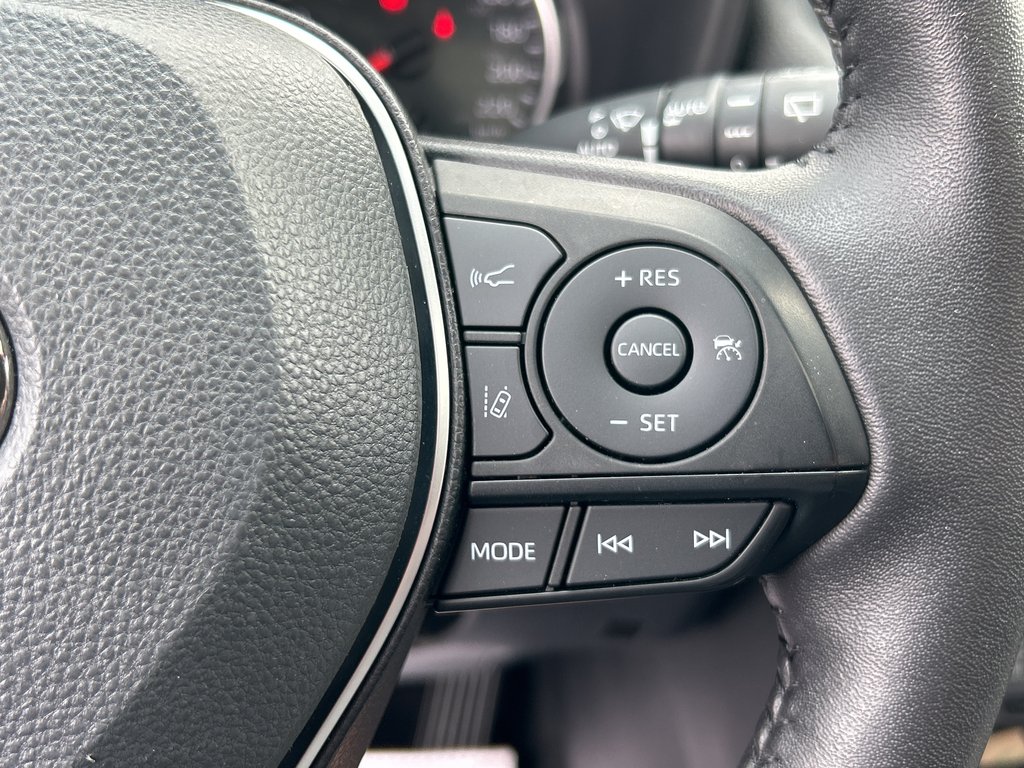 2022 Toyota RAV4 XLE in Niagara Falls, Ontario - 17 - w1024h768px