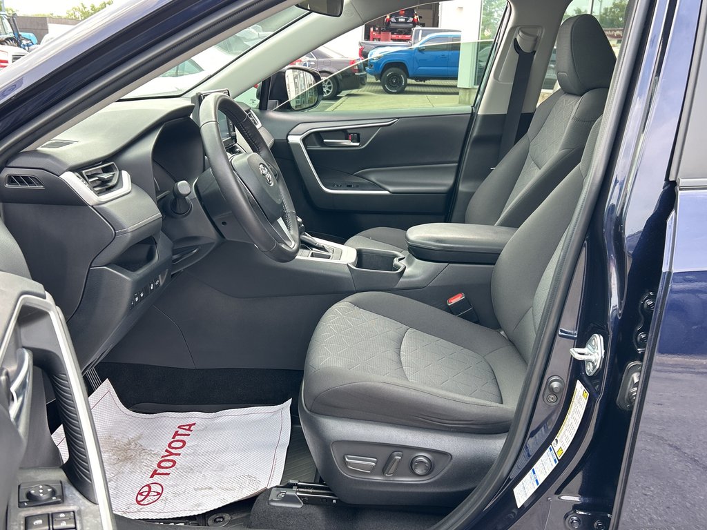 2022 Toyota RAV4 XLE in Niagara Falls, Ontario - 12 - w1024h768px