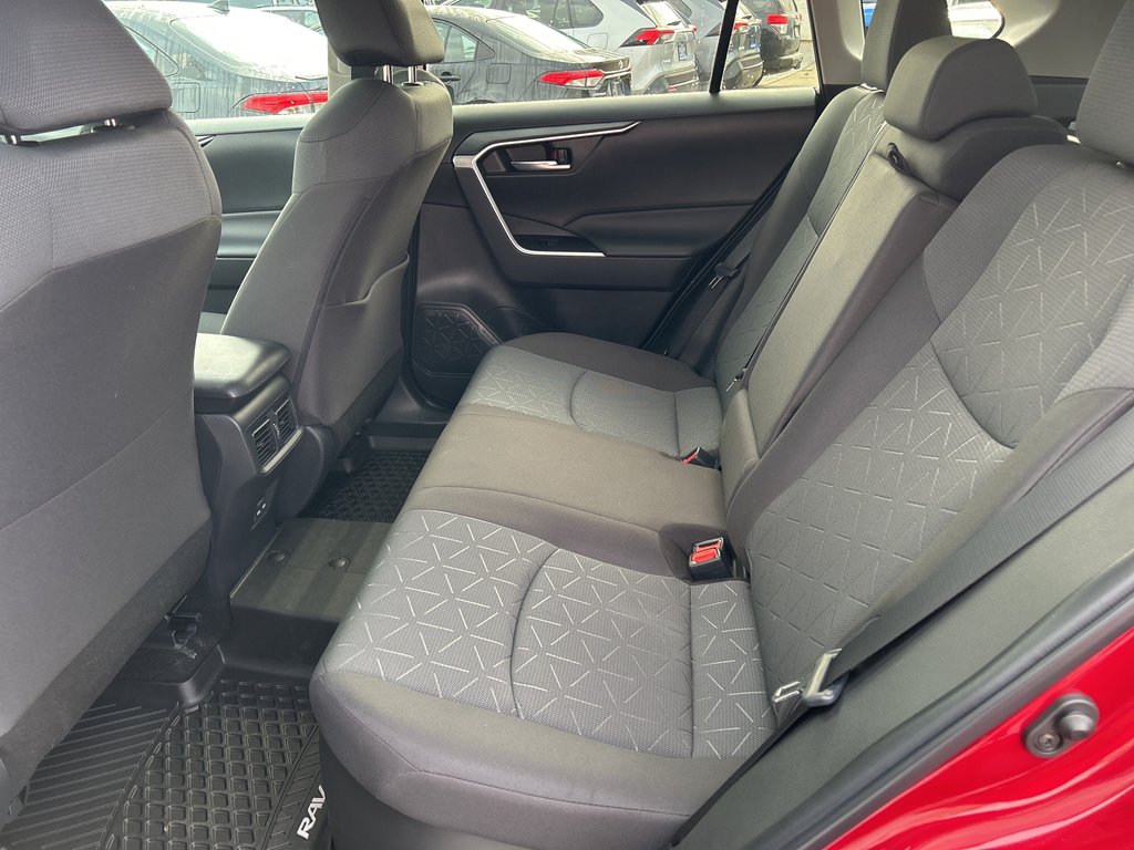 2023  RAV4 Hybrid XLE in Niagara Falls, Ontario - 12 - w1024h768px