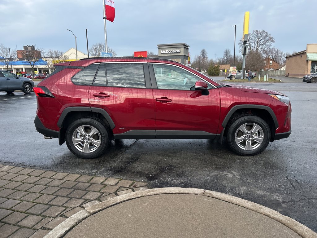 2023  RAV4 Hybrid XLE in Niagara Falls, Ontario - 6 - w1024h768px