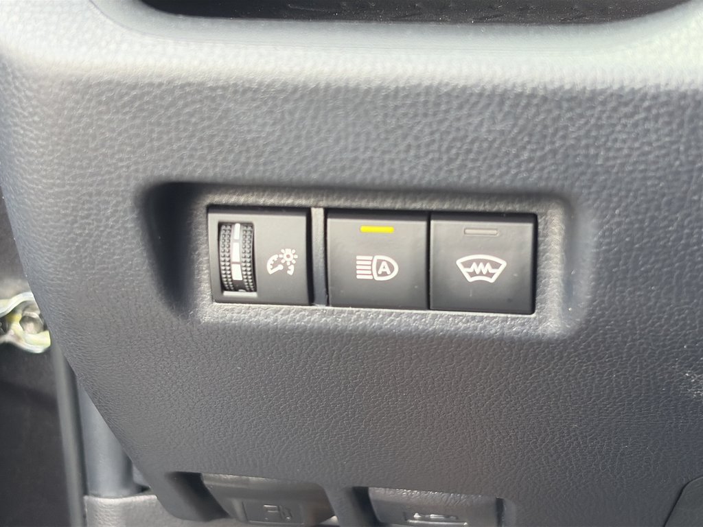 2023 Toyota RAV4 LE in Niagara Falls, Ontario - 14 - w1024h768px