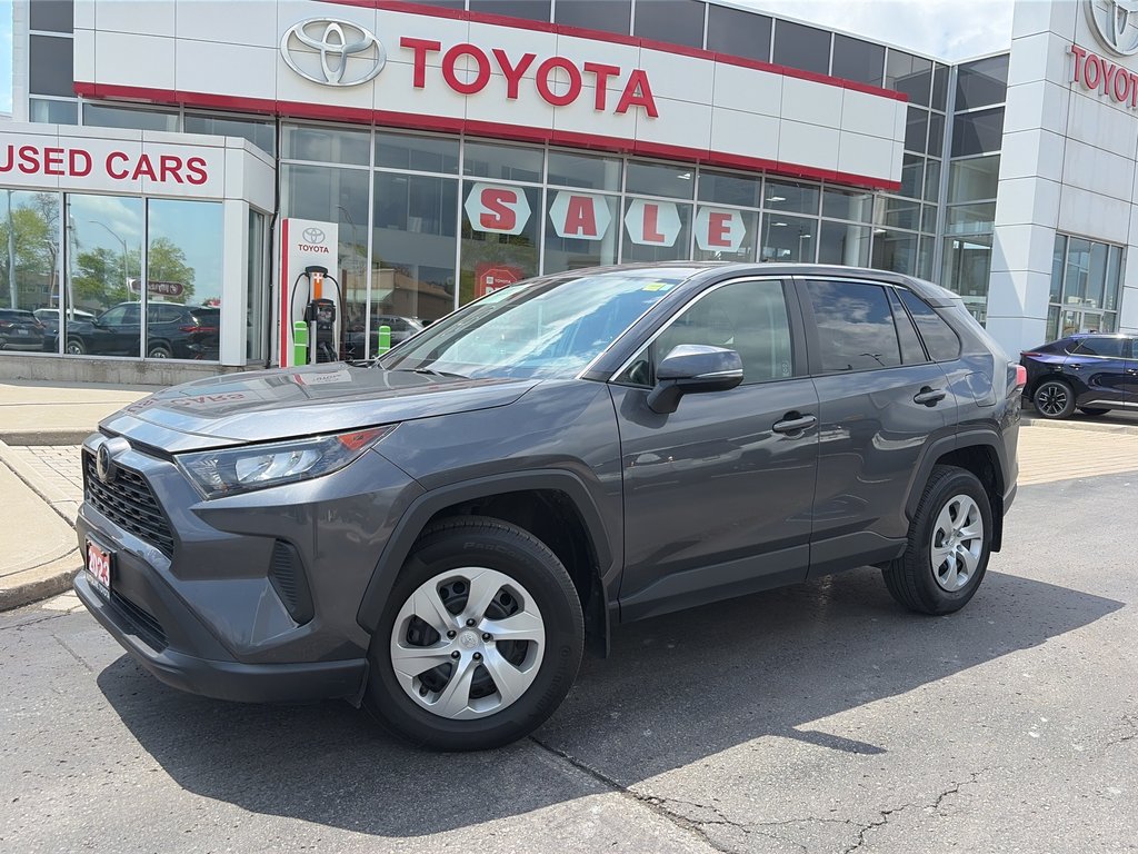 2023 Toyota RAV4 LE in Niagara Falls, Ontario - 1 - w1024h768px