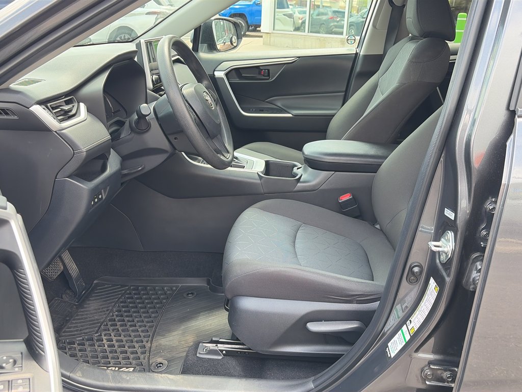 2023 Toyota RAV4 LE in Niagara Falls, Ontario - 11 - w1024h768px