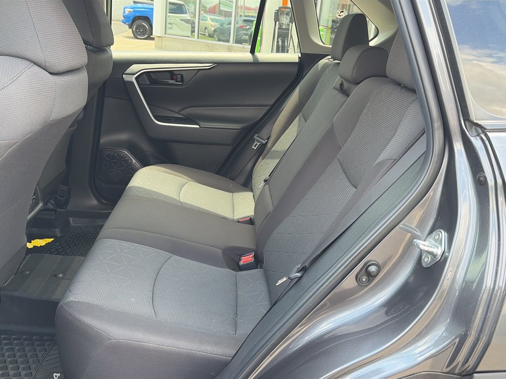 2023 Toyota RAV4 LE in Niagara Falls, Ontario - 12 - w1024h768px