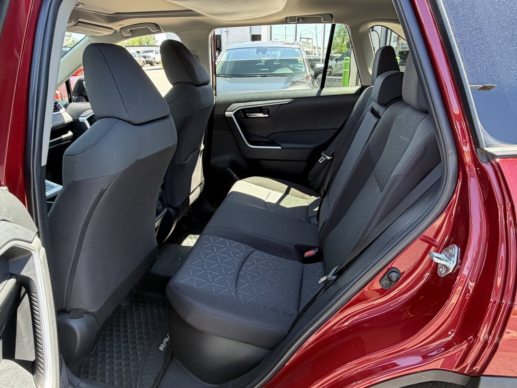 2023 Toyota RAV4 Hybrid XLE in Niagara Falls, Ontario - 9 - w1024h768px