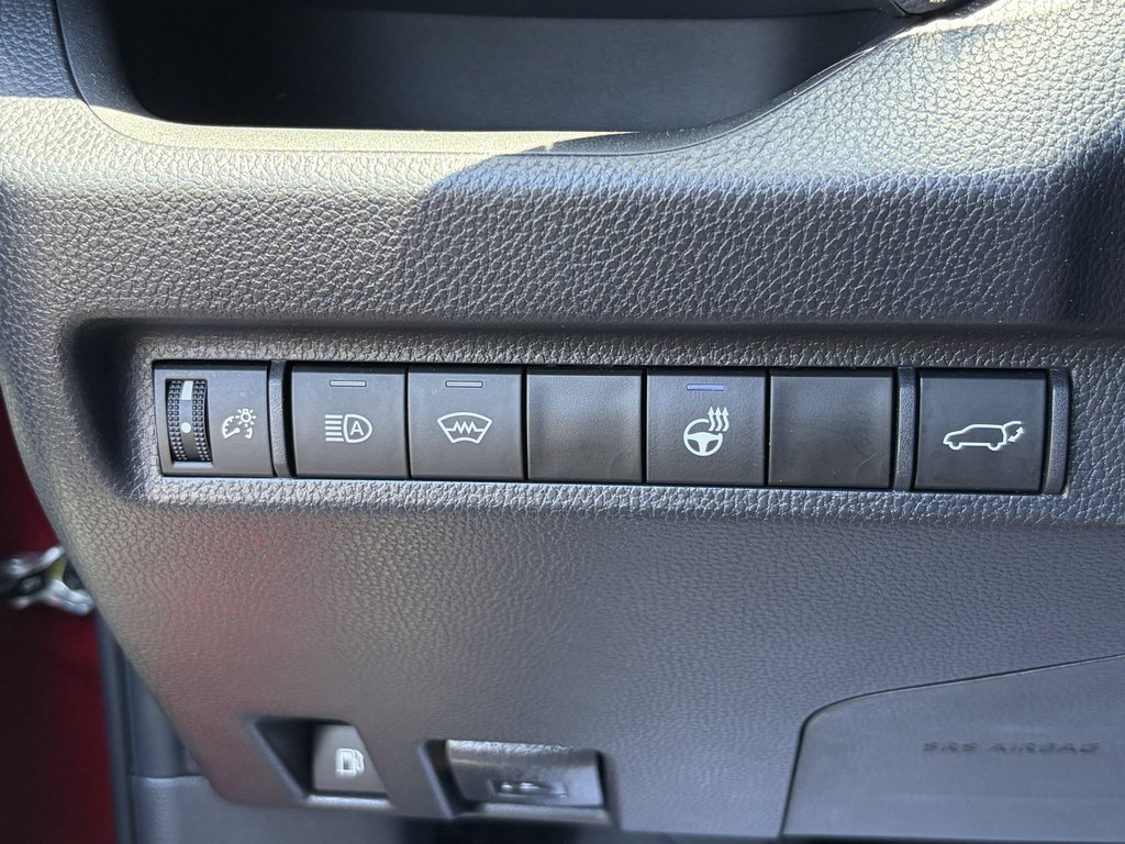 2023 Toyota RAV4 Hybrid XLE in Niagara Falls, Ontario - 13 - w1024h768px