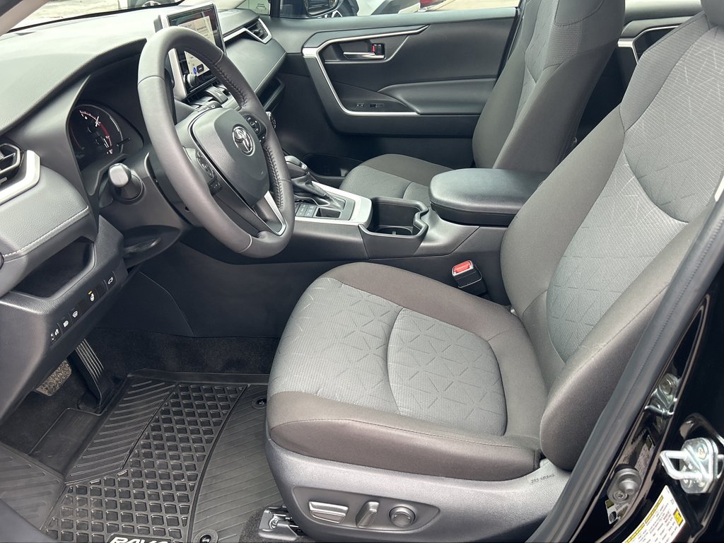 2024  RAV4 XLE in Niagara Falls, Ontario - 11 - w1024h768px