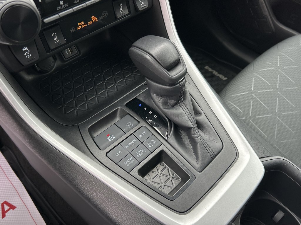 2024 Toyota RAV4 LE in Niagara Falls, Ontario - 15 - w1024h768px