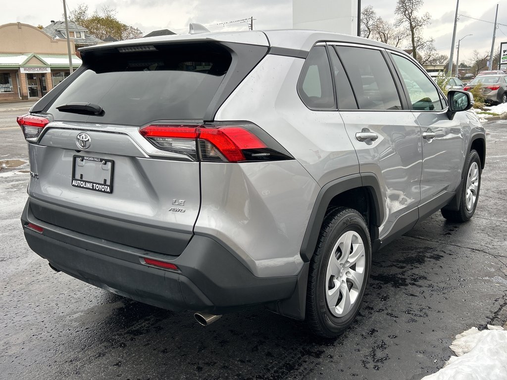 2024 Toyota RAV4 LE in Niagara Falls, Ontario - 5 - w1024h768px