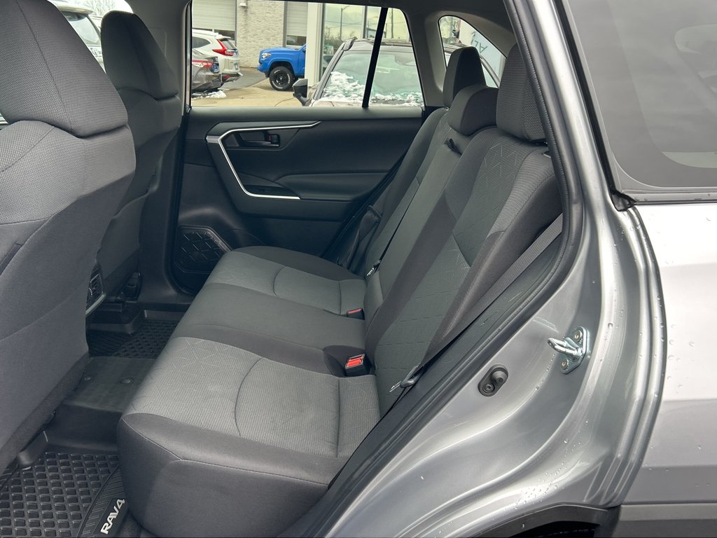 2024 Toyota RAV4 LE in Niagara Falls, Ontario - 11 - w1024h768px