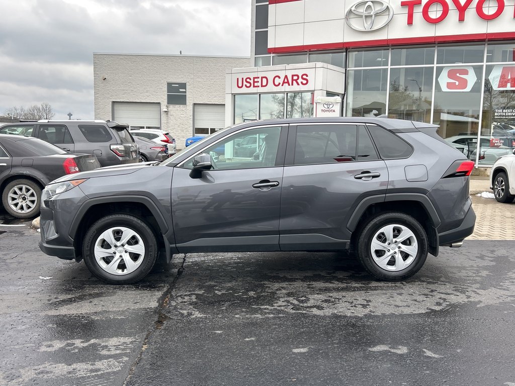 2024 Toyota RAV4 LE in Niagara Falls, Ontario - 2 - w1024h768px