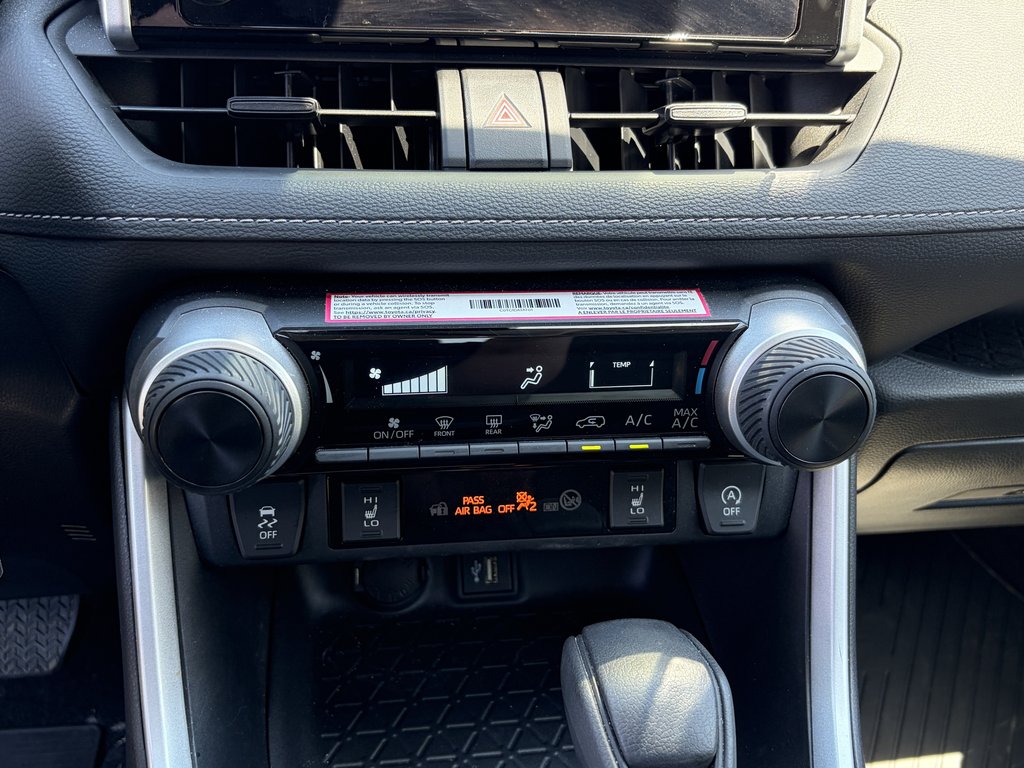 2024 Toyota RAV4 LE in Niagara Falls, Ontario - 11 - w1024h768px
