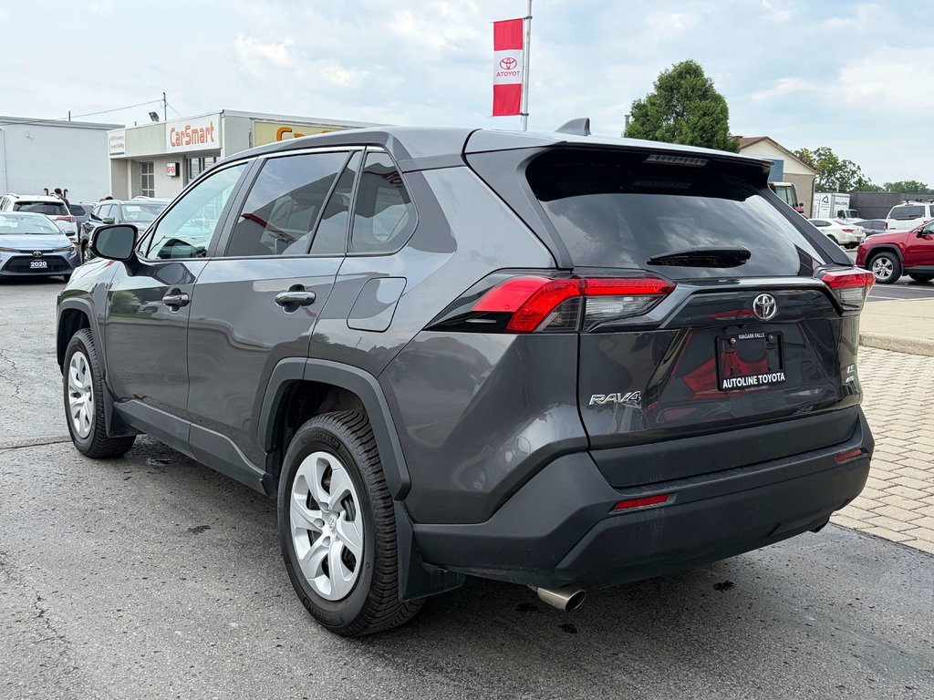 2024 Toyota RAV4 LE in Niagara Falls, Ontario - 3 - w1024h768px
