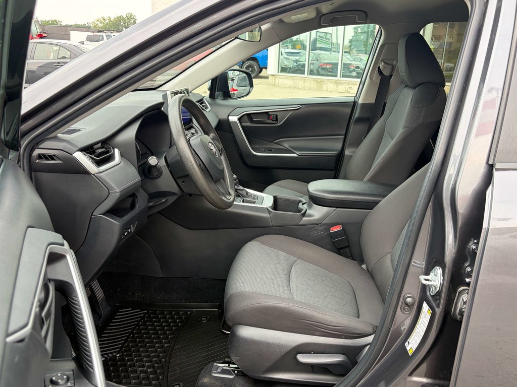2024 Toyota RAV4 LE in Niagara Falls, Ontario - 8 - w1024h768px
