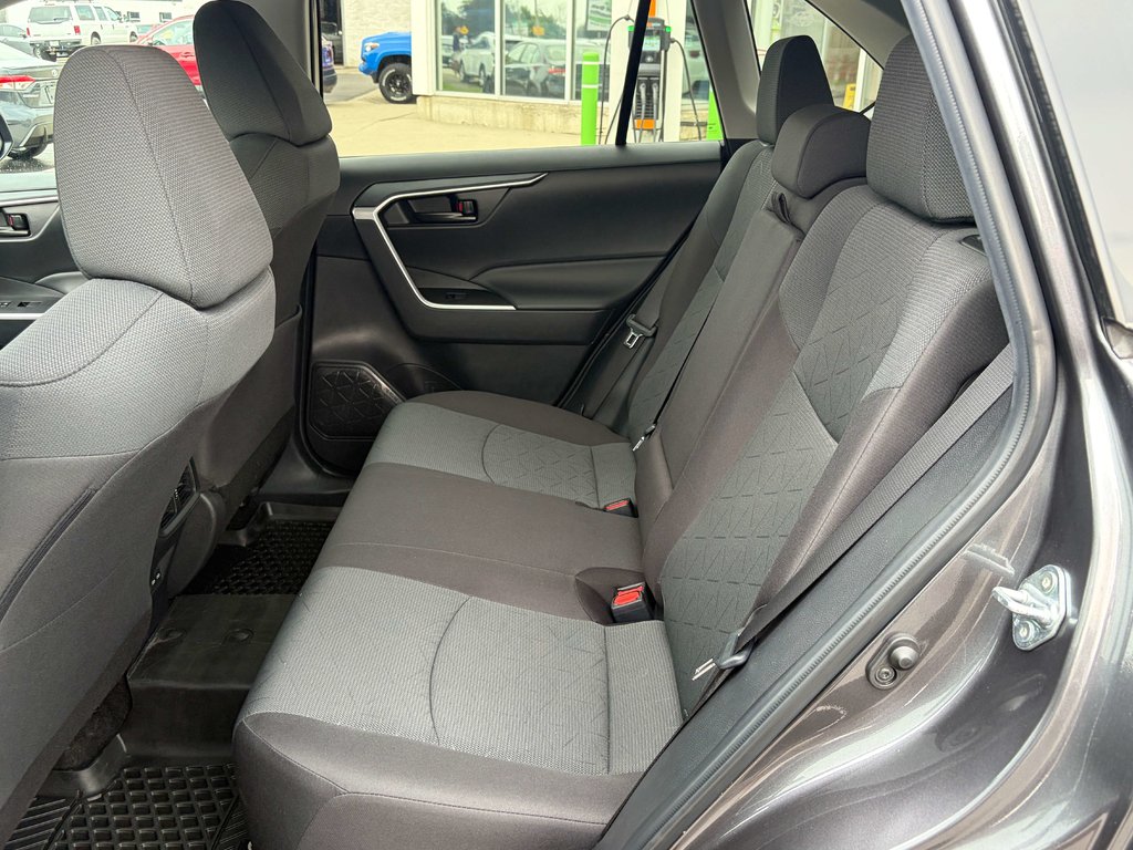 2024 Toyota RAV4 LE in Niagara Falls, Ontario - 9 - w1024h768px