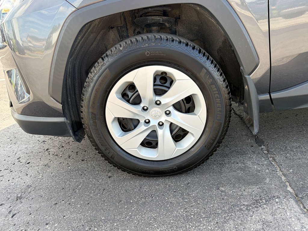 2024 Toyota RAV4 LE in Niagara Falls, Ontario - 8 - w1024h768px