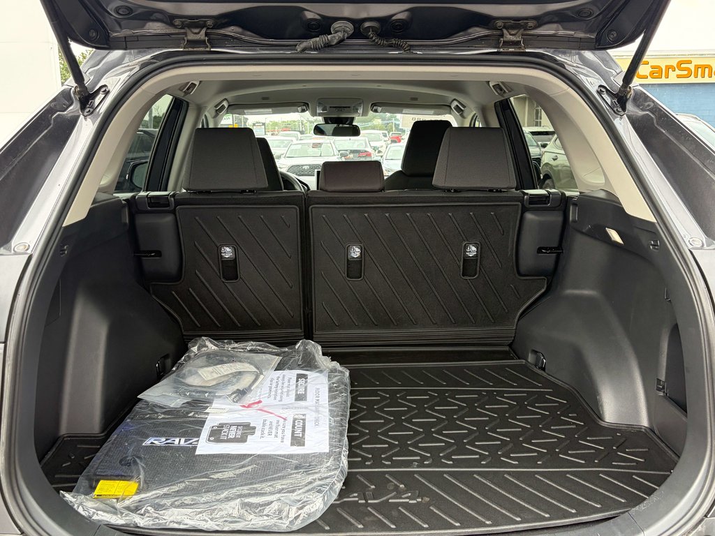 2024 Toyota RAV4 LE in Niagara Falls, Ontario - 22 - w1024h768px