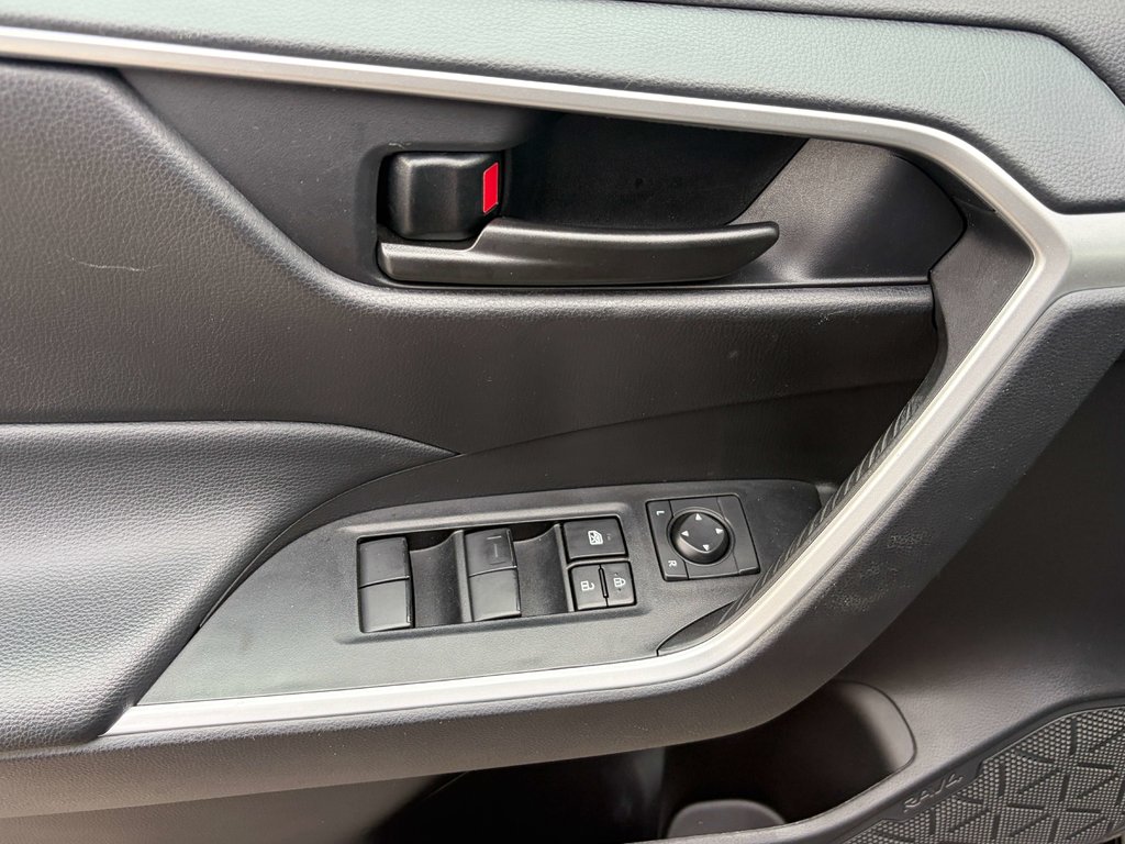 2024 Toyota RAV4 LE in Niagara Falls, Ontario - 10 - w1024h768px