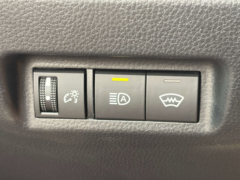 2024 Toyota RAV4 LE in Niagara Falls, Ontario - 12 - w1024h768px