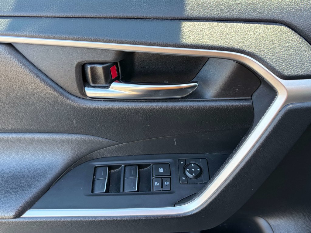 2024 Toyota RAV4 XLE in Niagara Falls, Ontario - 11 - w1024h768px