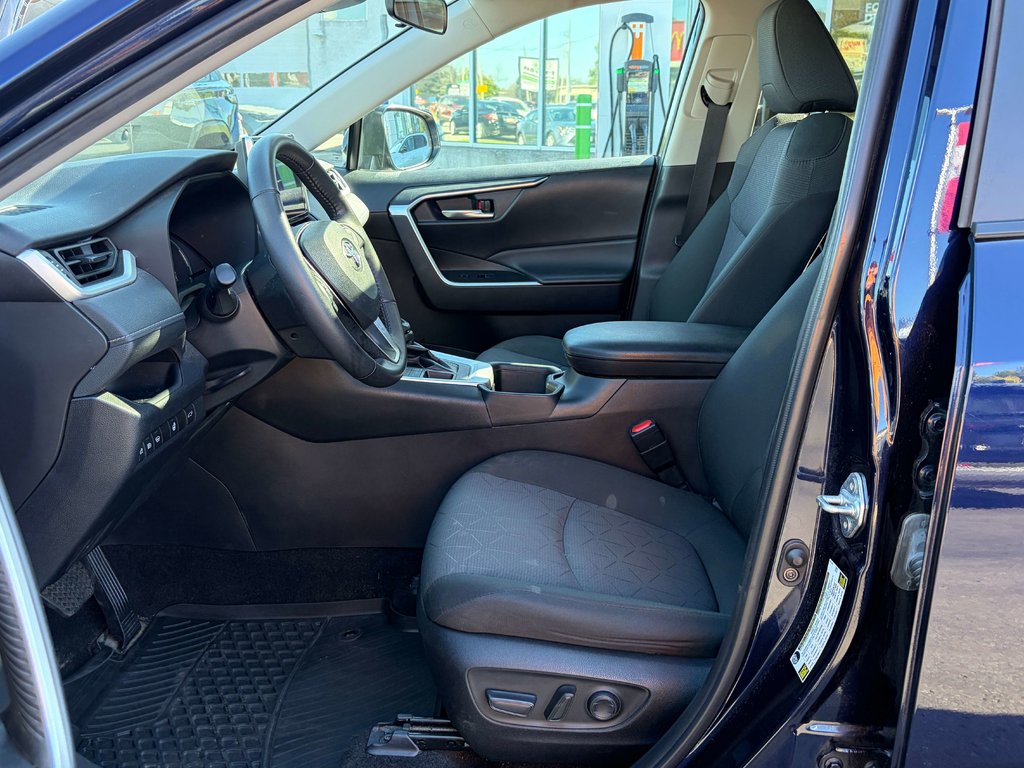 2024 Toyota RAV4 XLE in Niagara Falls, Ontario - 9 - w1024h768px