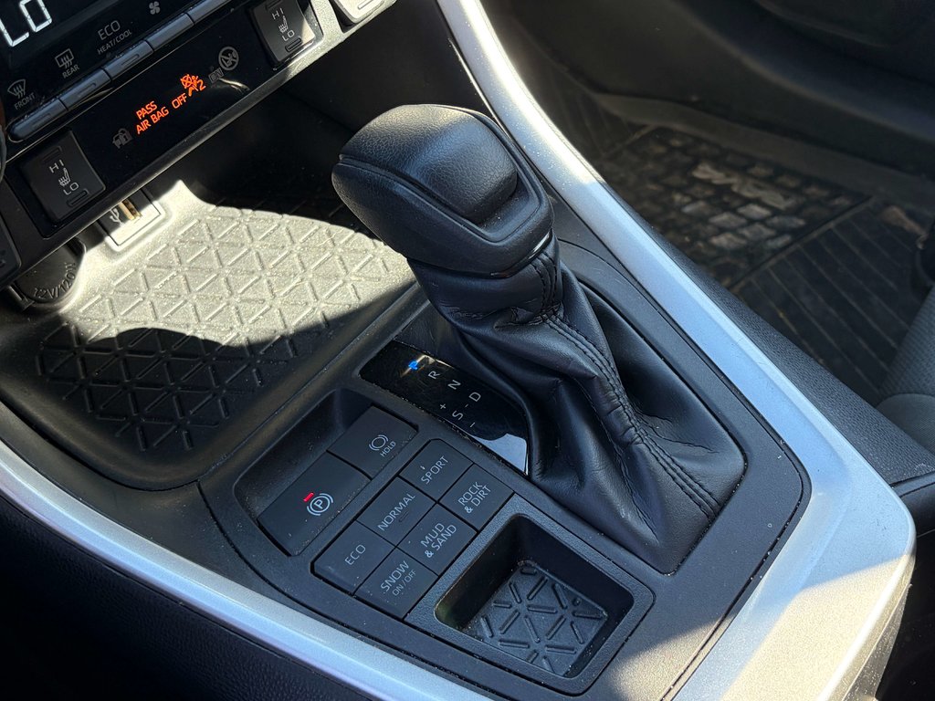 2024 Toyota RAV4 XLE in Niagara Falls, Ontario - 21 - w1024h768px
