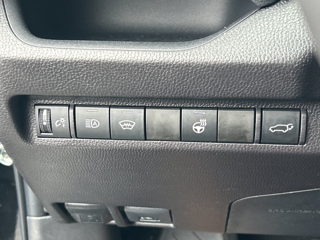 2025 Toyota RAV4 XLE in Niagara Falls, Ontario - 10 - w1024h768px