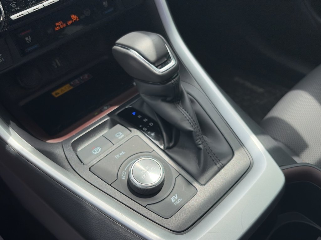 2025 Toyota RAV4 Hybrid LIMITED in Niagara Falls, Ontario - 13 - w1024h768px