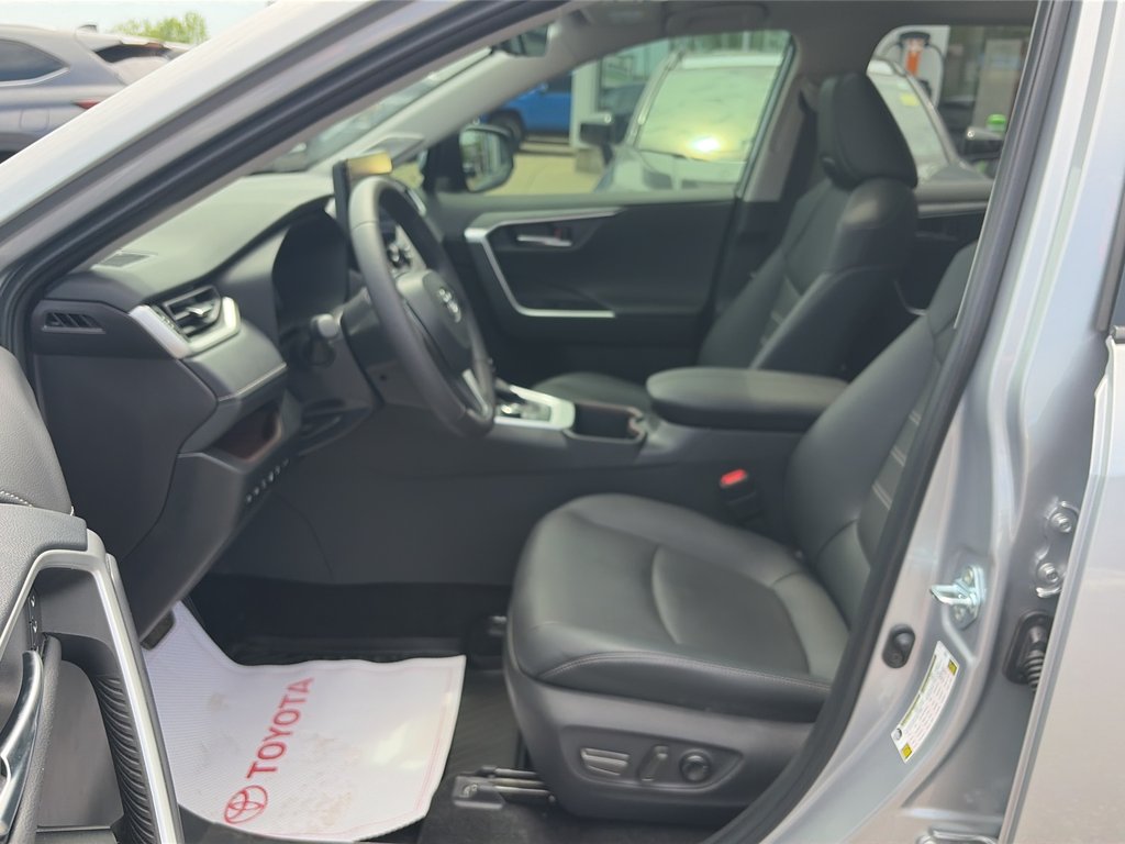 2025 Toyota RAV4 Hybrid LIMITED in Niagara Falls, Ontario - 10 - w1024h768px