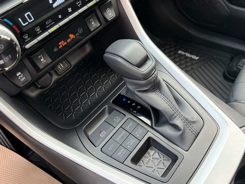 2025 Toyota RAV4 XLE in Niagara Falls, Ontario - 14 - w1024h768px