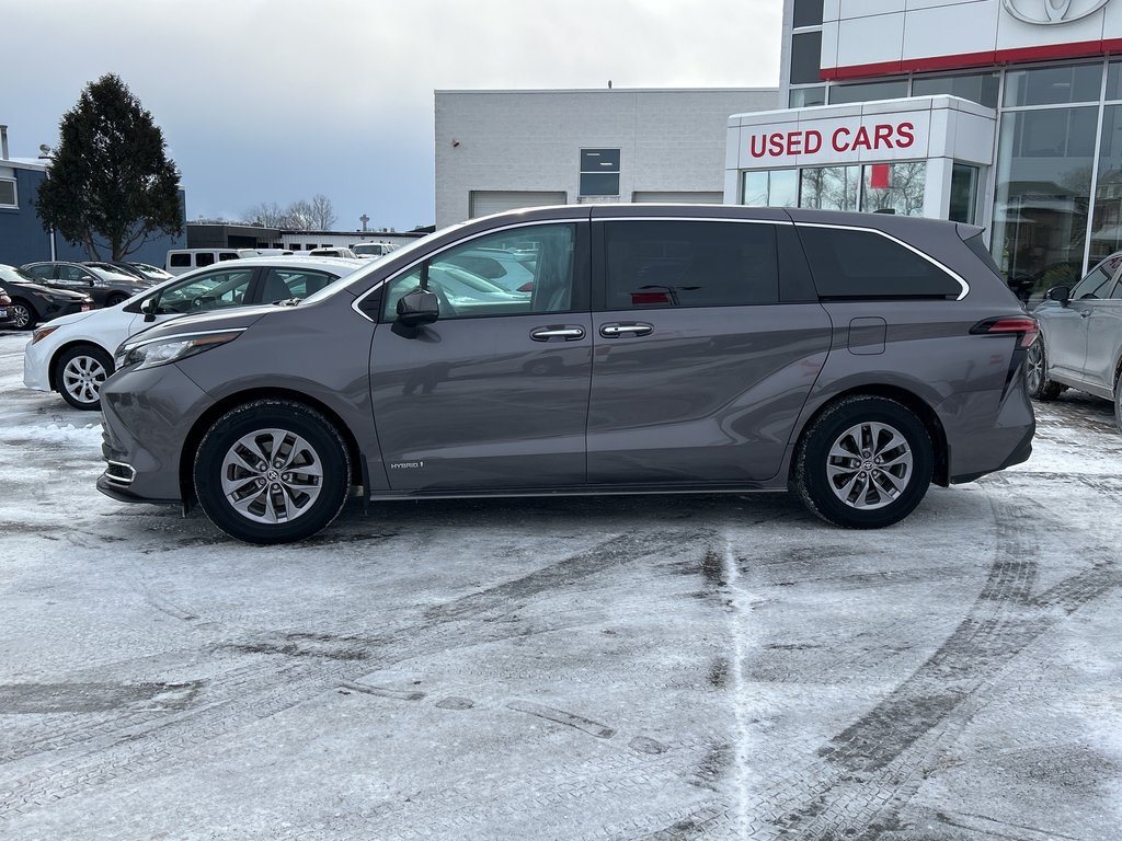 2021 Toyota Sienna Hybrid XLE  7-PASS in Niagara Falls, Ontario - 2 - w1024h768px