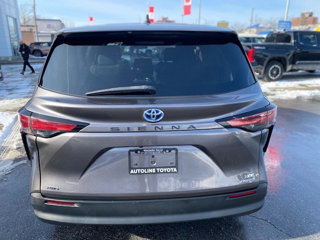 2021 Toyota Sienna Hybrid XLE  7-PASS in Niagara Falls, Ontario - 7 - w1024h768px