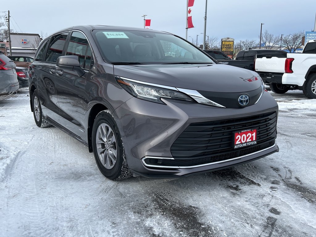 2021 Toyota Sienna Hybrid XLE  7-PASS in Niagara Falls, Ontario - 7 - w1024h768px