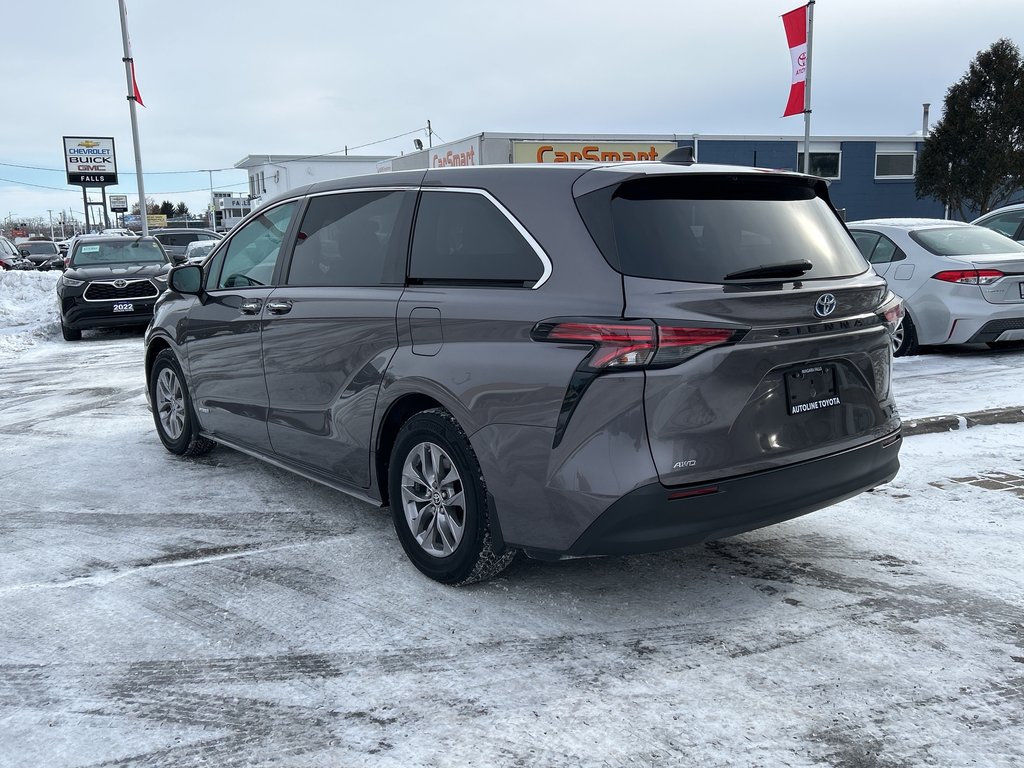 2021 Toyota Sienna Hybrid XLE  7-PASS in Niagara Falls, Ontario - 3 - w1024h768px