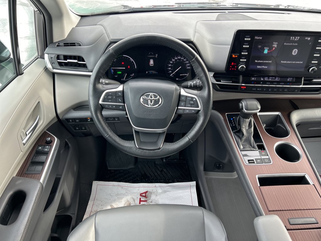 2021 Toyota Sienna Hybrid XLE  7-PASS in Niagara Falls, Ontario - 14 - w1024h768px