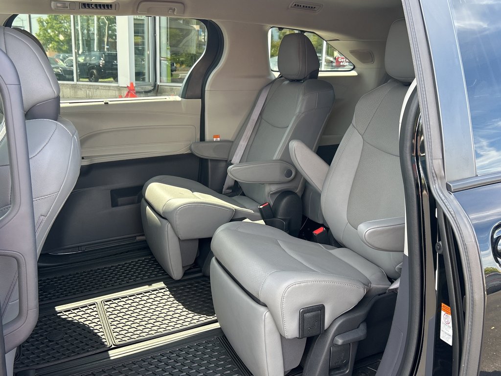 2022 Toyota Sienna Limited in Niagara Falls, Ontario - 13 - w1024h768px