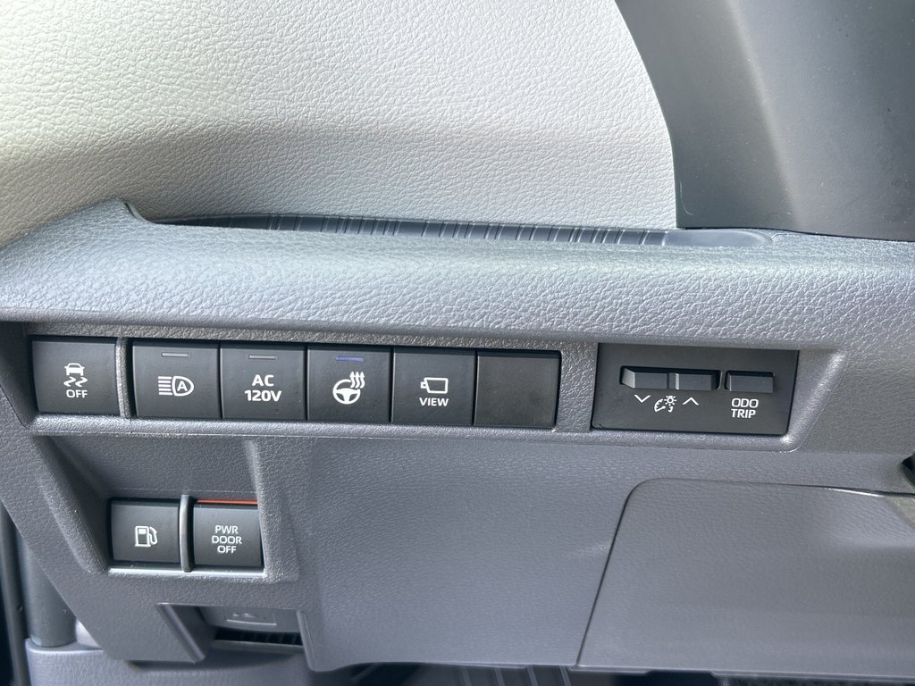 2022 Toyota Sienna Limited in Niagara Falls, Ontario - 16 - w1024h768px
