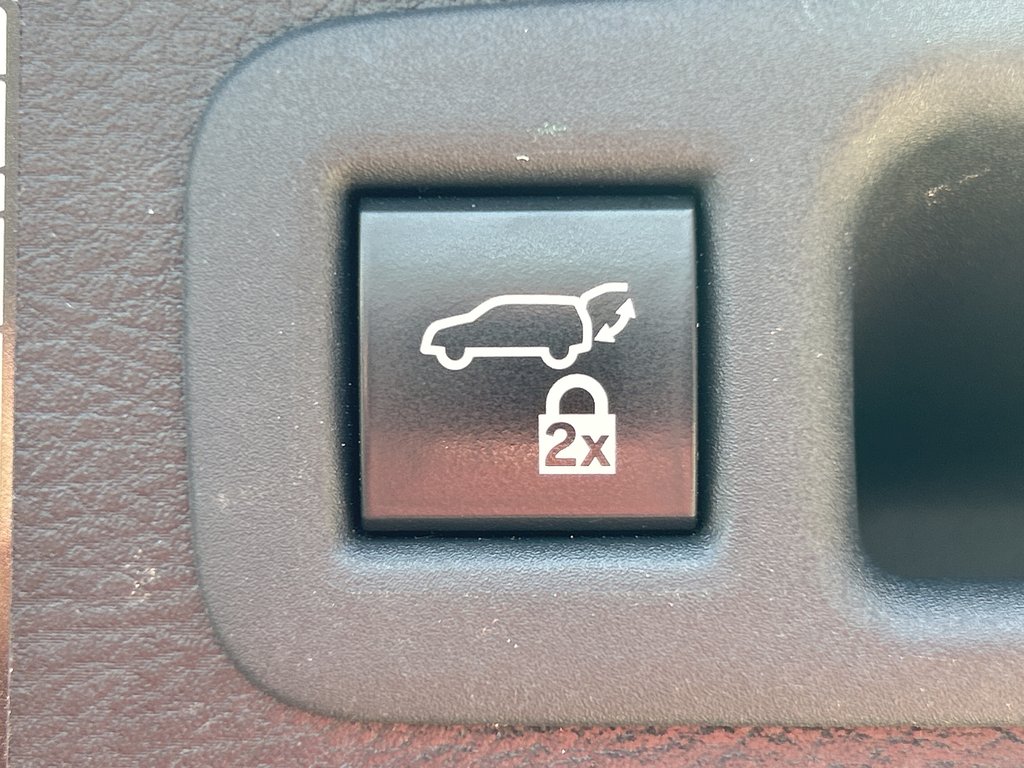 2022 Toyota Sienna Limited in Niagara Falls, Ontario - 23 - w1024h768px