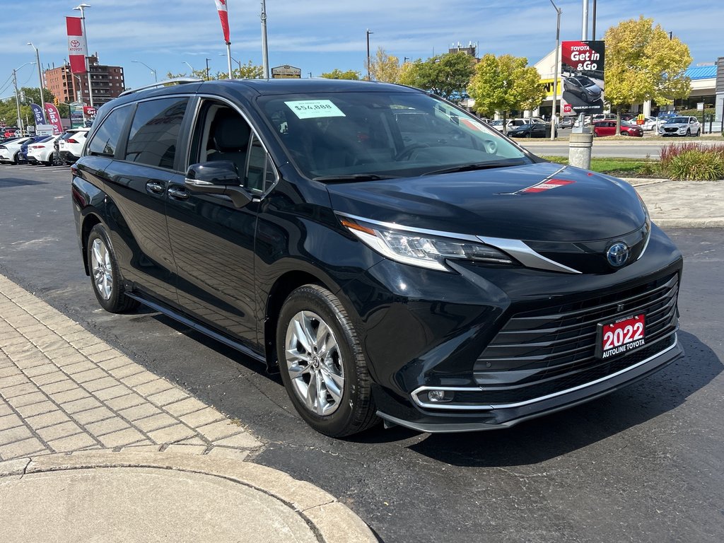 2022 Toyota Sienna Limited in Niagara Falls, Ontario - 8 - w1024h768px