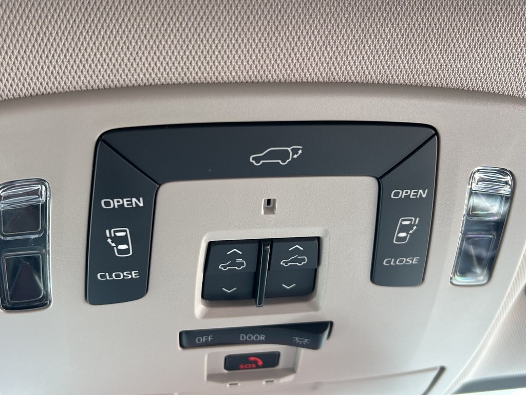 2022 Toyota Sienna Limited in Niagara Falls, Ontario - 21 - w1024h768px