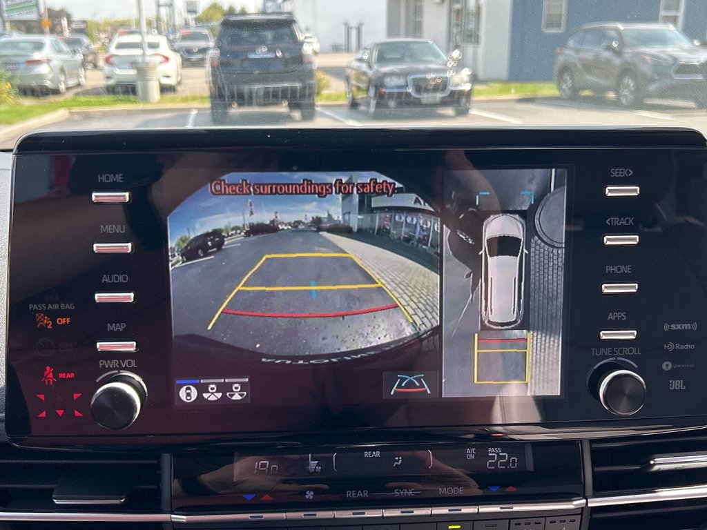 2022 Toyota Sienna Limited in Niagara Falls, Ontario - 19 - w1024h768px