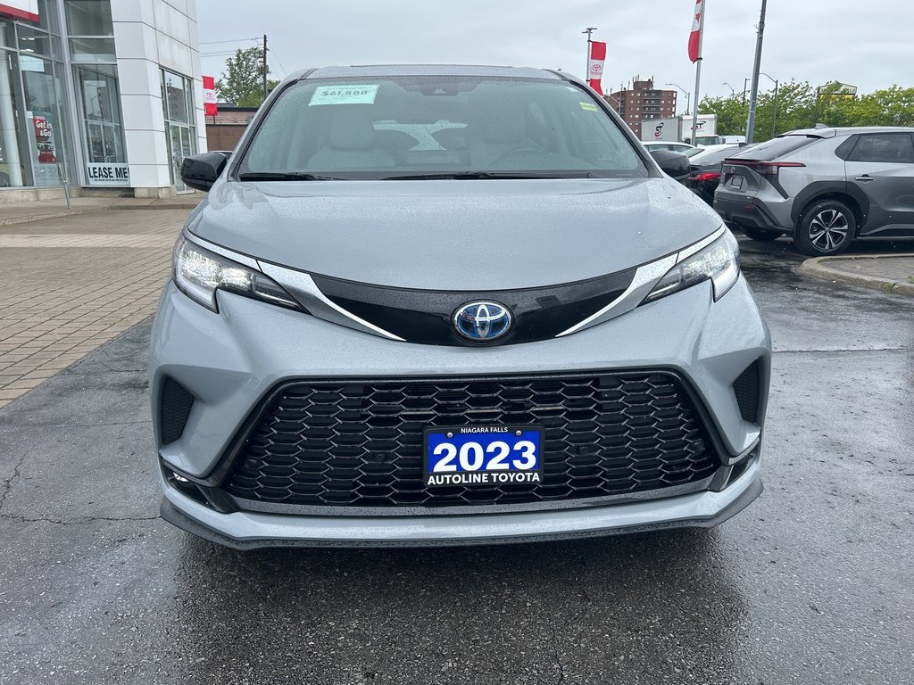 2023 Toyota Sienna XSE in Niagara Falls, Ontario - 8 - w1024h768px