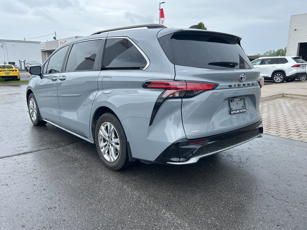 2023 Toyota Sienna XSE in Niagara Falls, Ontario - 3 - w1024h768px