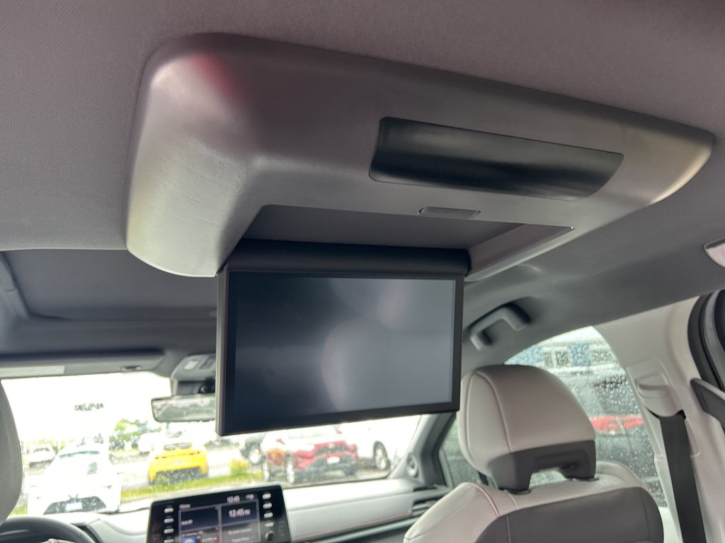 2023 Toyota Sienna XSE in Niagara Falls, Ontario - 17 - w1024h768px