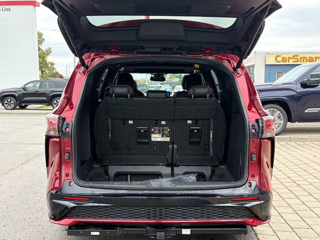 2025 Toyota Sienna XSE in Niagara Falls, Ontario - 8 - w1024h768px