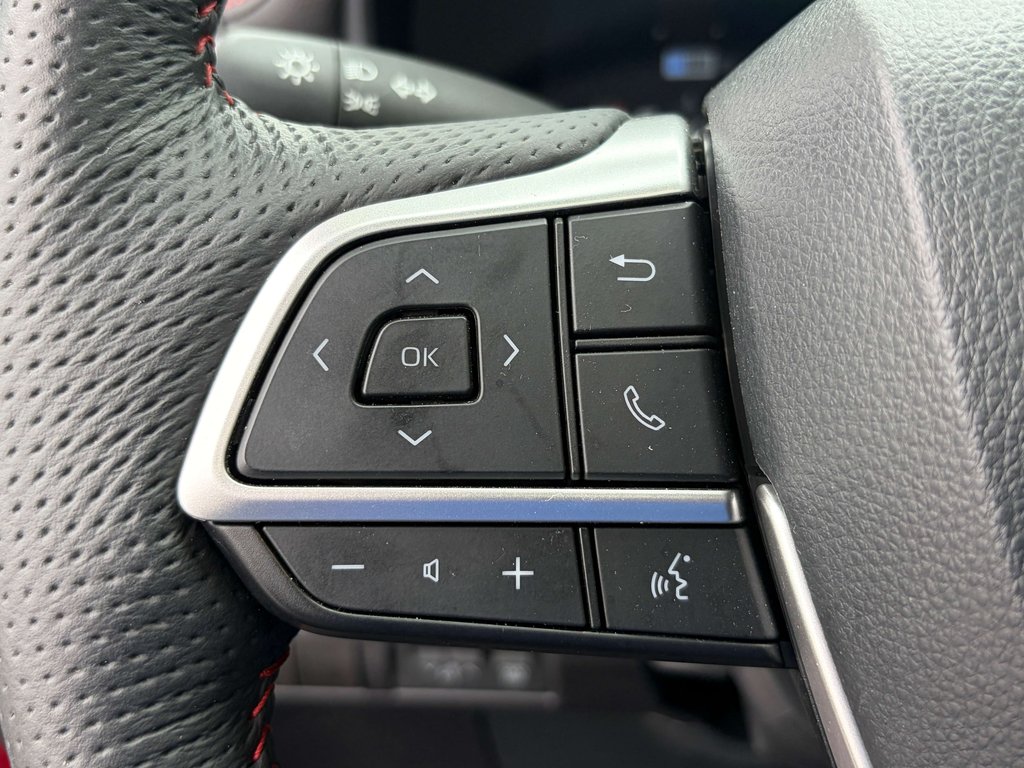 2025 Toyota Sienna XSE in Niagara Falls, Ontario - 14 - w1024h768px